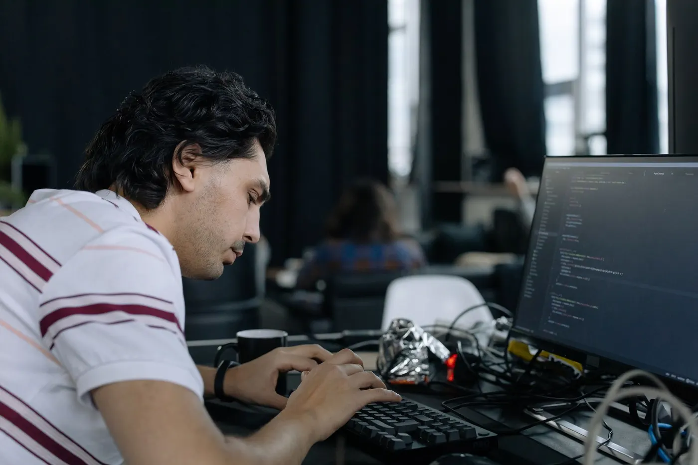 Développeur concentré grâce à une plateforme interne efficace.