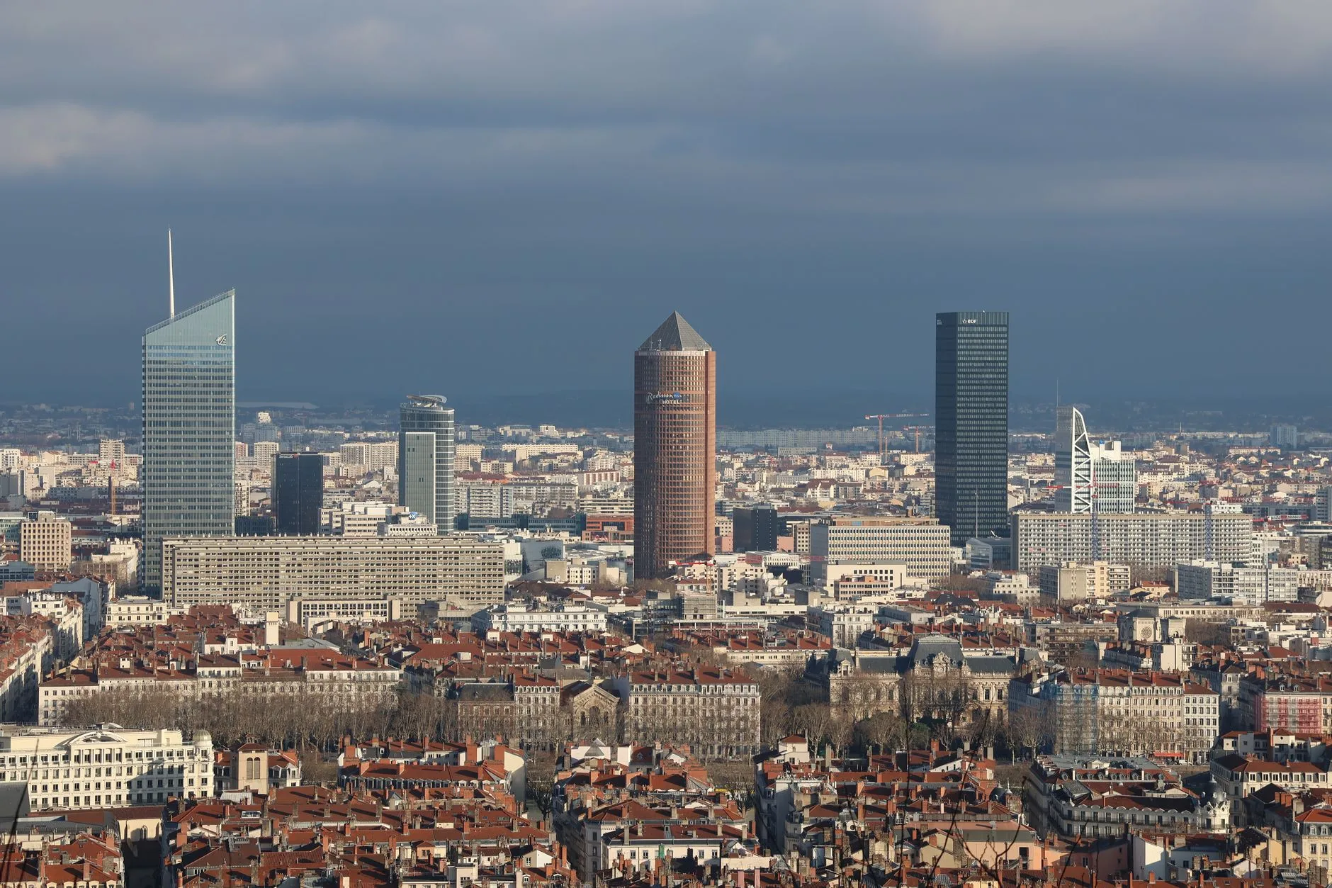 Vue panoramique des tours du quartier d’affaires de la Part-Dieu à Lyon
